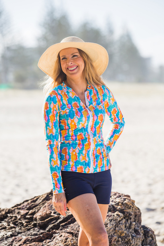 Ladies Long Sleeve Watercolour Rashie SIZE 6